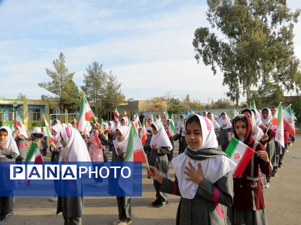 نشاط و شادابی دانش‌آموزان در مدرسه شهید هاشمی‌نژاد خاتم