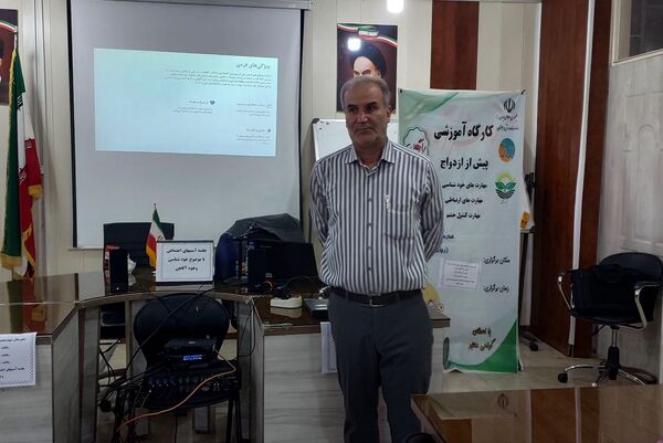 کارگاه آموزشی پیشگیری از آسیب‌های اجتماعی در دبیرستان دستغیب ناحیه 3 شیراز