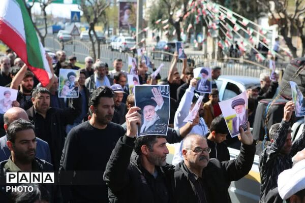 تجدید عهد با آرمان های رهبر شهید انقلاب در نماز جمعه فشافویه
