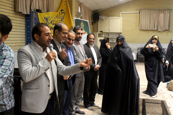 اعزام نخستین گروه از دختران دانش‌آموز ناحیه یک قم به اردوی راهیان نور
