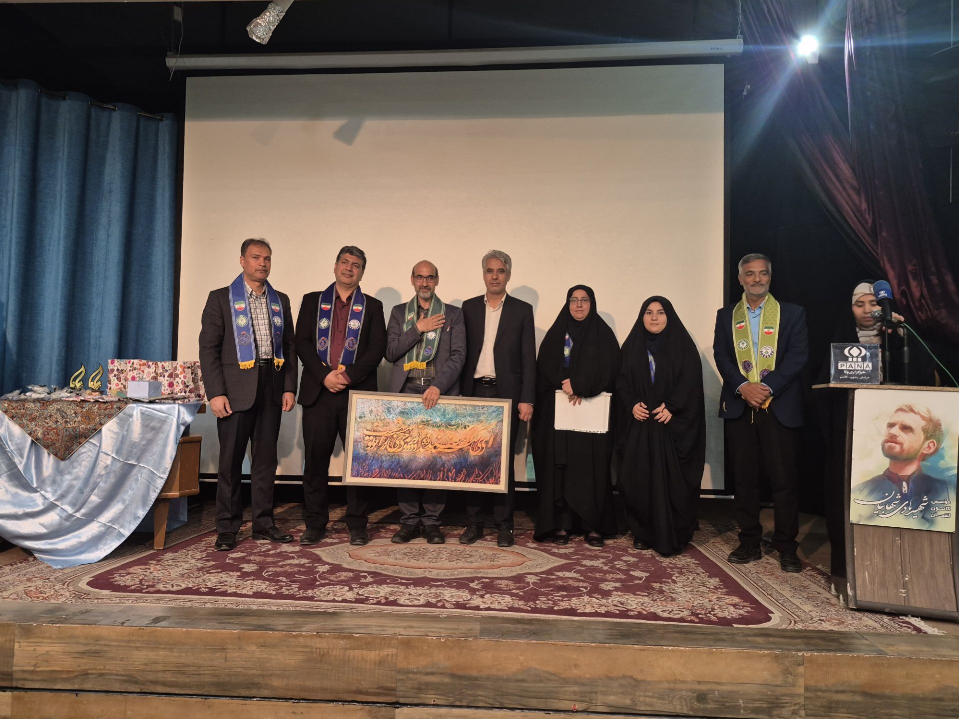 خبرنگاری که به جای نوشتن خبر ؛ خبرنگار پرورش داد