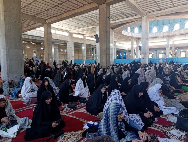نماز عبادی سیاسی جمعه همزمان باهفته وحدت درنیشابور