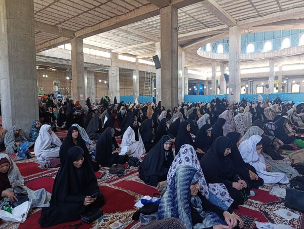 نماز عبادی سیاسی جمعه همزمان باهفته وحدت درنیشابور