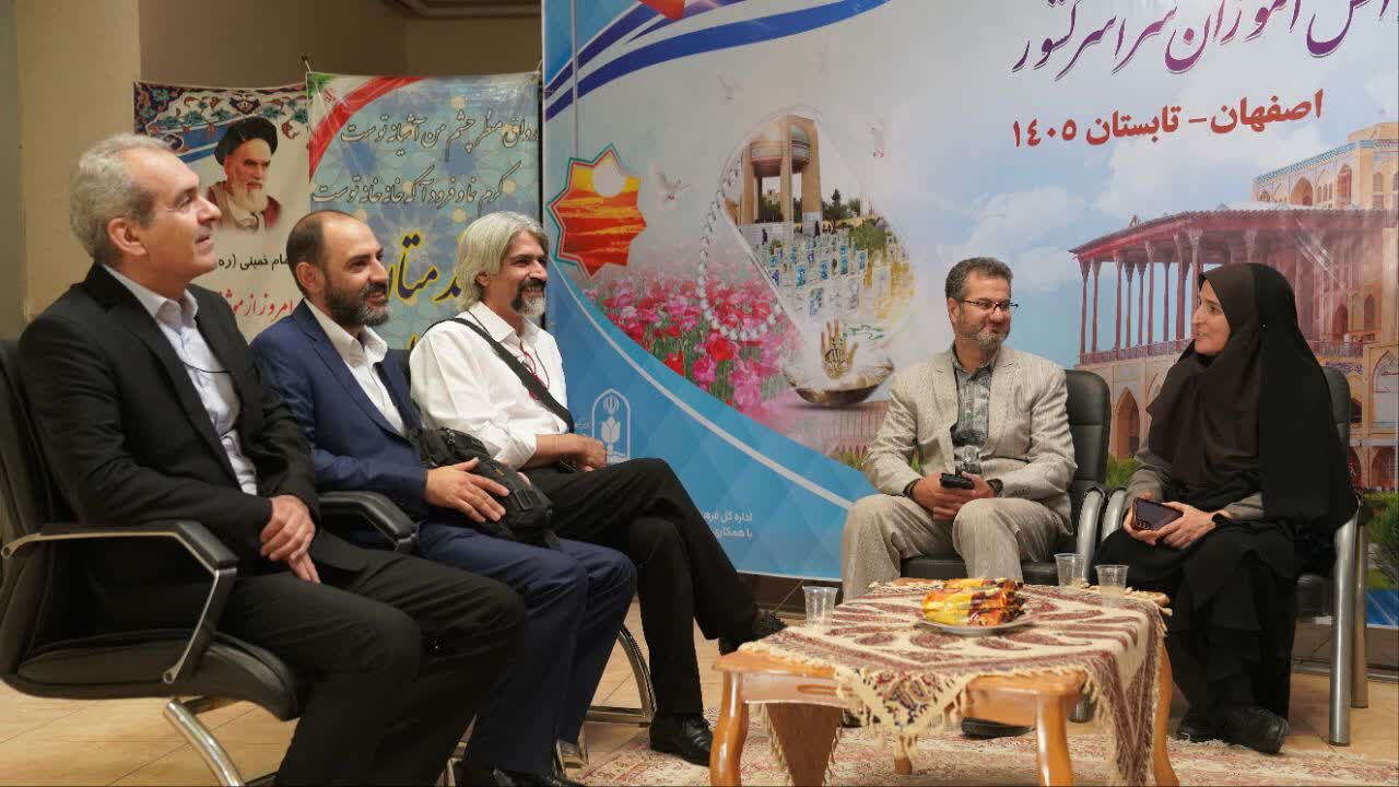 اصفهان دبیرخانه چهل و چهارمین جشنواره فرهنگی هنری دانش آموزان سراسر کشور 