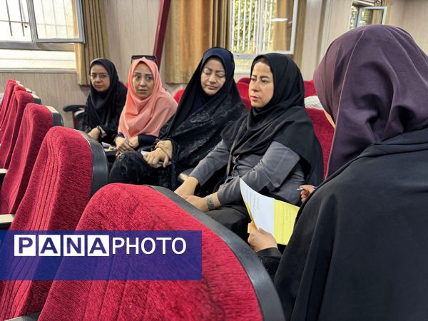 برگزاری دوره توانمند سازی مربیان پرورشی شهرستان ملارد 