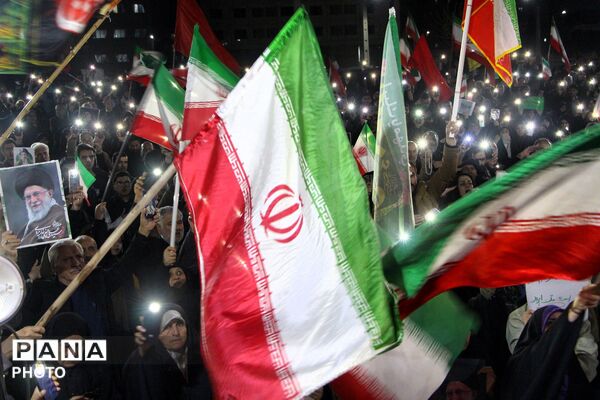 بیست و پنجمین شب متوالی خون خواهی از رهبر شهید