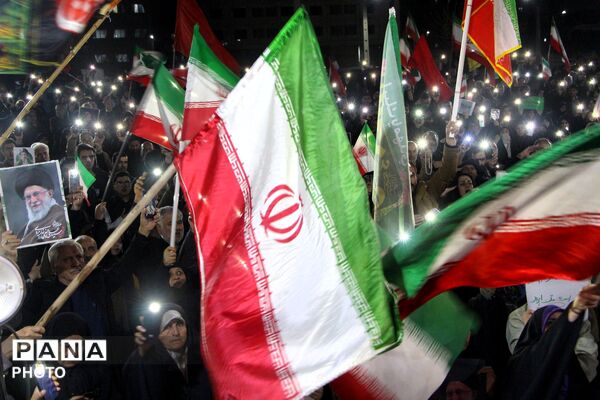 بیست و پنجمین شب متوالی خون خواهی از رهبر شهید