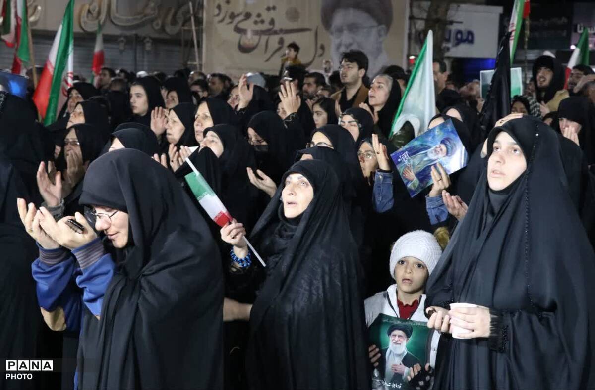 حماسه دیگر مردم نظرآباد در پی شهادت رهبر شهید و بیعت با سومین رهبر انقلاب اسلامی 