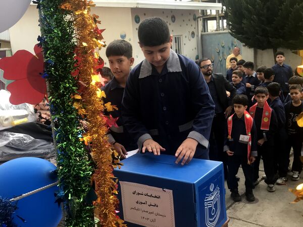 زنگ عاطفه‌ها در دبستان امیرصدرا روحی فرد پور محمودآباد 