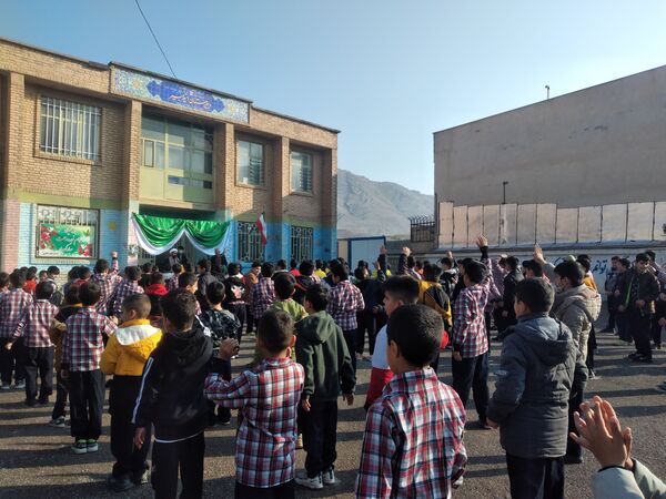 جشن میلاد امام علی(ع) و روز پدر در مدارس شهرستان سیروان 