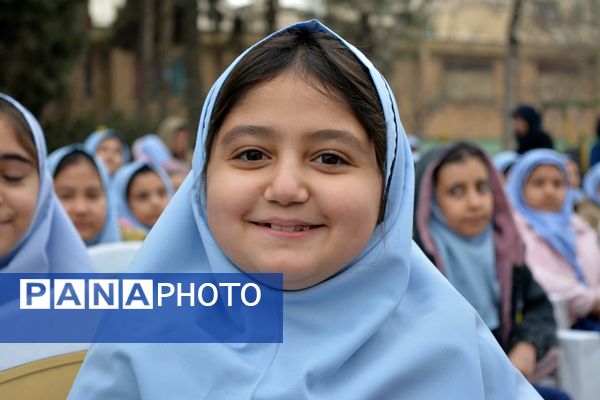 حضور خادمان رضوی در مدرسه قدر بهارستان‌دو