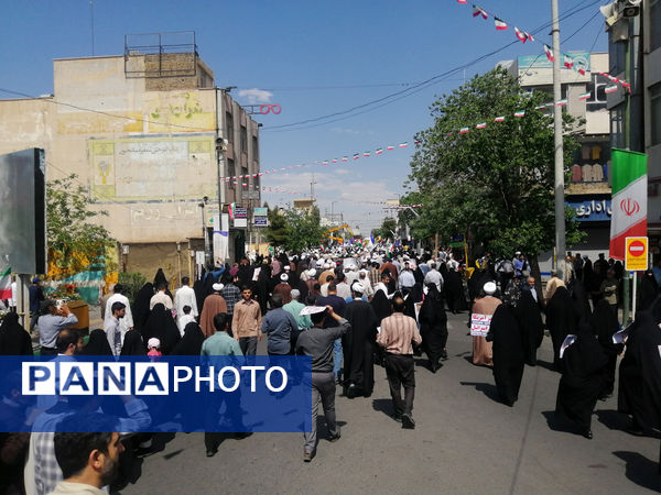 راهپیمایی نمازگزاران جمعه قم در حمایت از عملیات وعده صادق و طرح نور