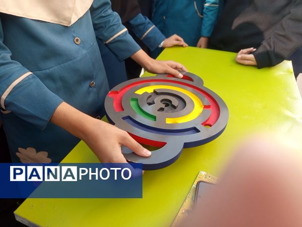 بازارچه کتاب در دبستان سمیه