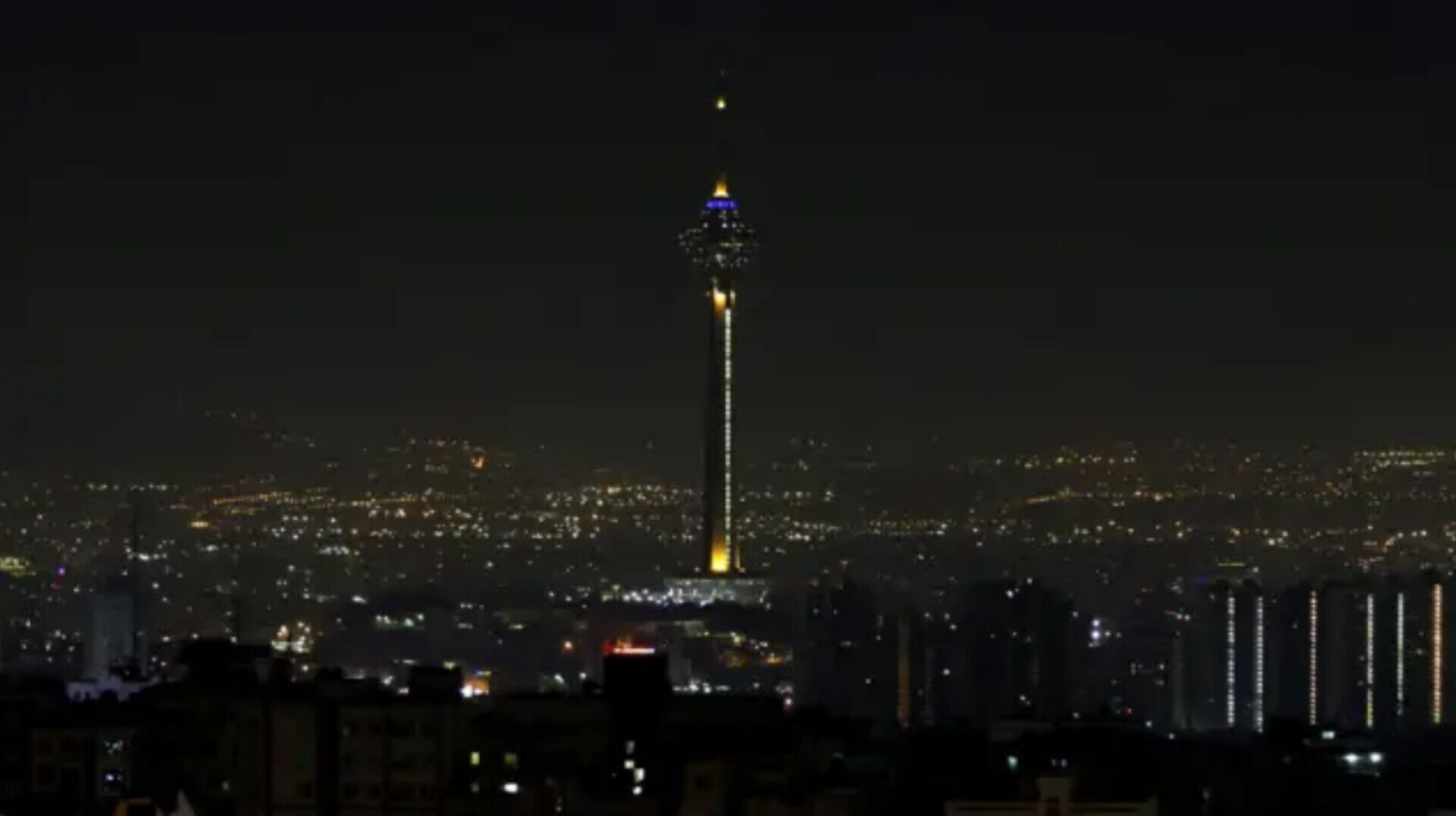 تهران در «ساعت زمین ۱۴۰۵» خاموش می‌ شود؛ دعوت مدیرکل محیط‌ زیست به مشارکت عمومی