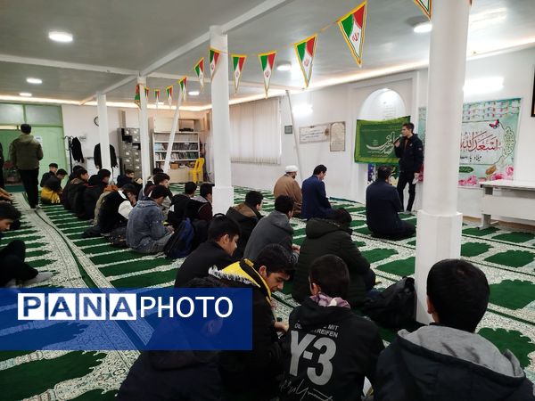 جشن ولادت باسعادت حضرت مهدی (ع) در دبیرستان نمونه آیت‌الله خامنه‌ای