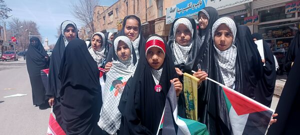 مردم فارسان یکپارچه در حمایت از قدس به خیابان آمدند