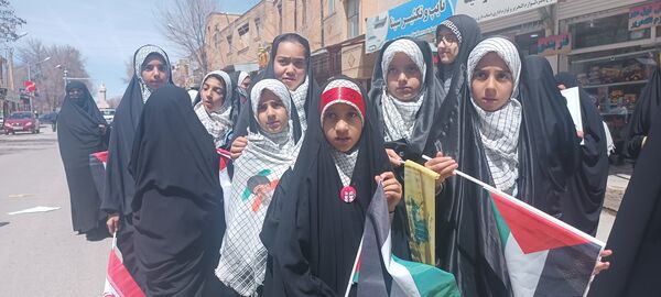 مردم فارسان یکپارچه در حمایت از قدس به خیابان آمدند