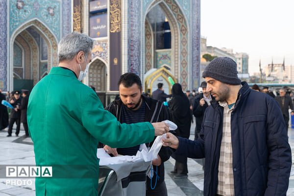 اقامه نماز عید فطر در حرم مطهر رضوی-۱
