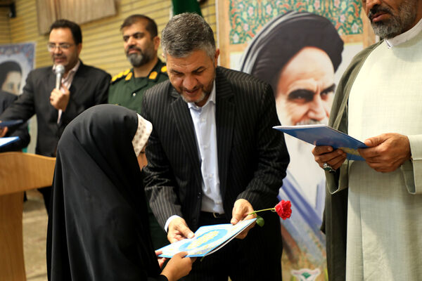 تجلیل از دانش‌آموزان برگزیده پویش «شهید من» در قم