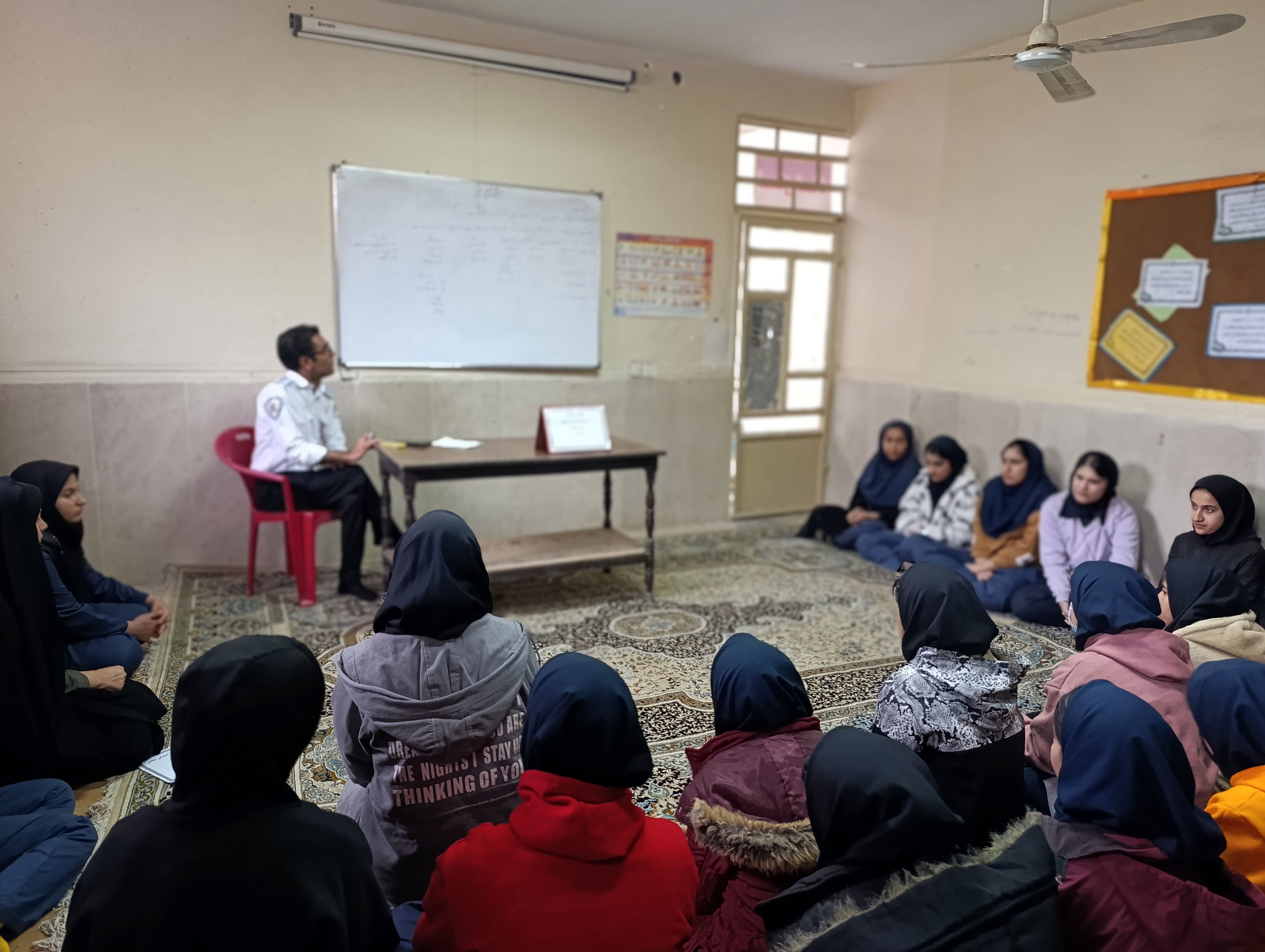 برگزاری کلاس آموزش کمک‌های اولیه و امداد و نجات در مدرسه فاطمه الزهرا(س) معمولان