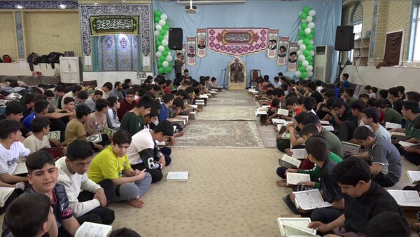  اعتکاف دانش آموزی در مدارس دشتستان 