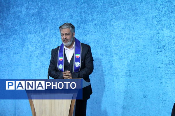 دیدار مربیان و اعضای منتخب سازمان دانش‌آموزی سمنان با نماینده ولی‌فقیه در استان 