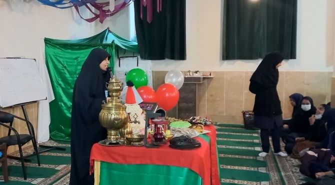 جشن باستانی یلدا در دبیرستان دخترانه شهید حسین جواهریان 