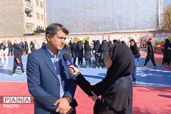 آیین گرامیداشت هفته بهداشت روان و تقدیر از همیاران مشاور در دبیرستان دخترانه رضوان برگزار شد
