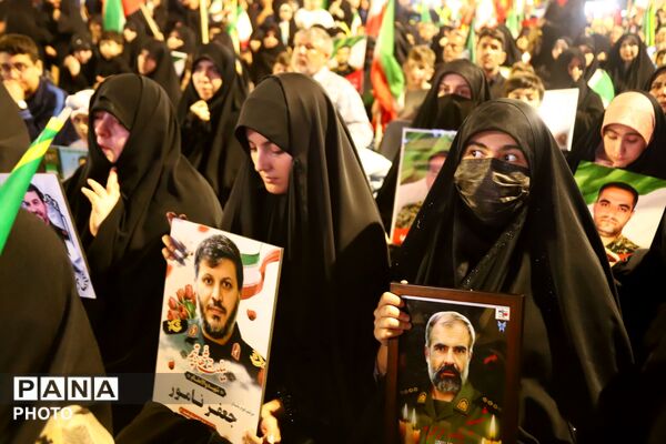 بازتاب حضور گسترده جامعه فرهنگی تبریز در سالگرد شهدای دفاع مقدس ۱۲روزه