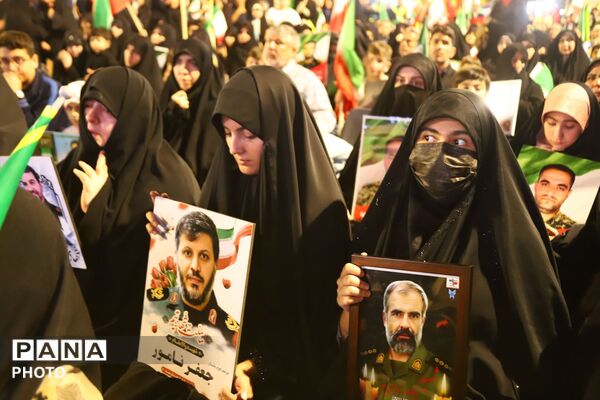 بازتاب حضور گسترده جامعه فرهنگی تبریز در سالگرد شهدای دفاع مقدس ۱۲روزه