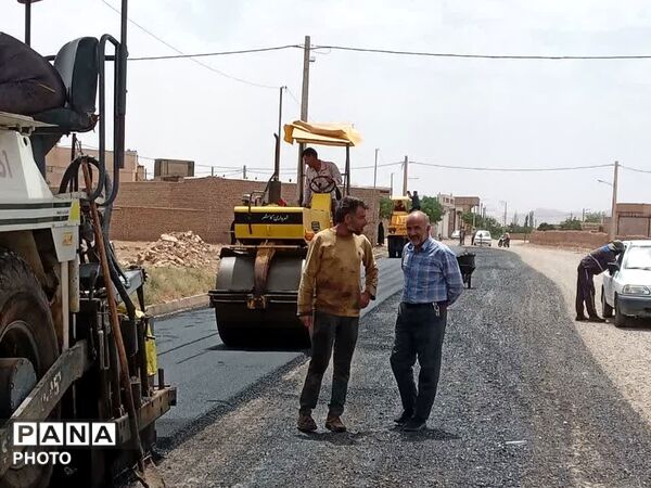 آغاز عملیات آسفالت جاده فدافن به کاشمر گامی بلند در توسعه زیرساخت‌های روستایی