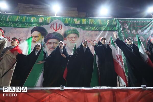 ندای رعدآسای «الله‌اکبر» در بزرگداشت یوم‌الله ۱۲ فروردین، در استان همدان