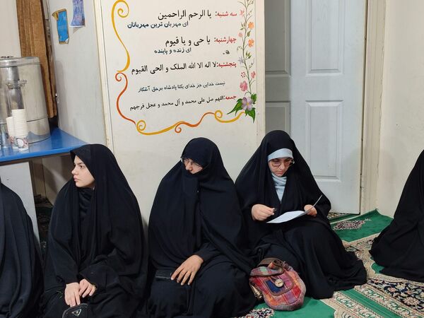 برگزاری جلسه آموزش خانواده در دبستان شاهد حاج تقی آقا بزرگ مشهد