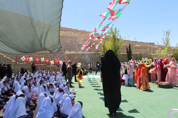 «جشنواره دا» در دبستان غیرانتفاعی امام صادق (ع) 