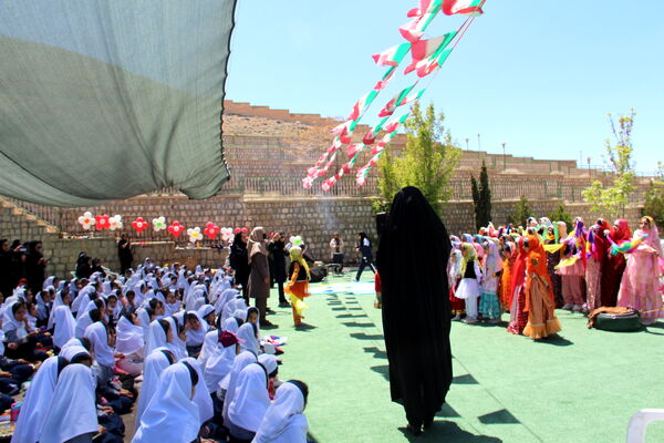 «جشنواره دا» در دبستان غیرانتفاعی امام صادق (ع) 