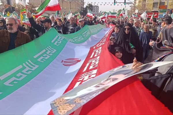 راهپیمایی ۲۲ بهمن برای ایرانی آباد و امید به فردایی بهتر است