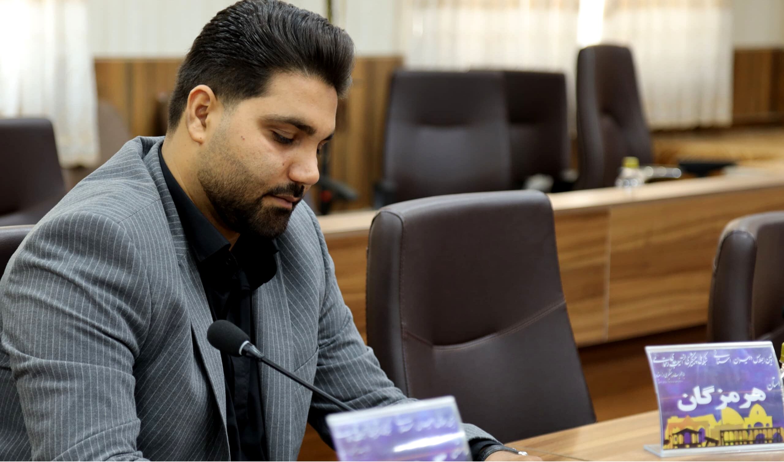 جوانان ایران، مدافعان آینده و قهرمانان امروز هستند