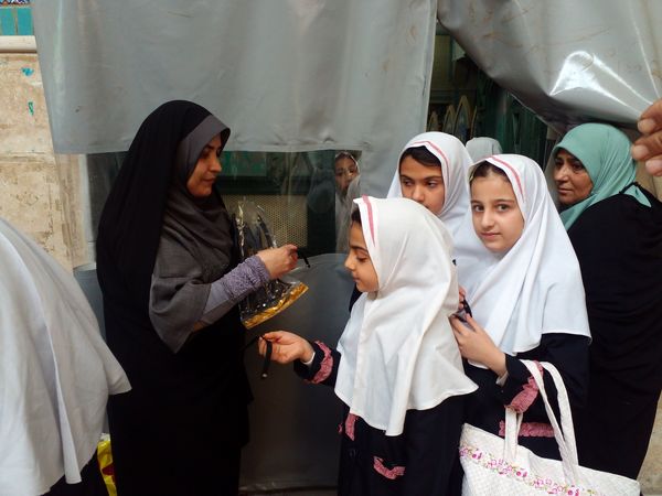 شرکت دانش آموزان دبستان هدی یک  در یادواره شهید حسن رستمی