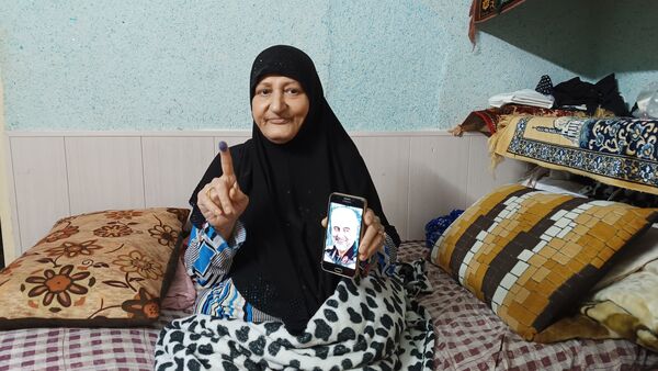 حضور اقشار مختلف مردم لارستان پای صندوق‌های رای