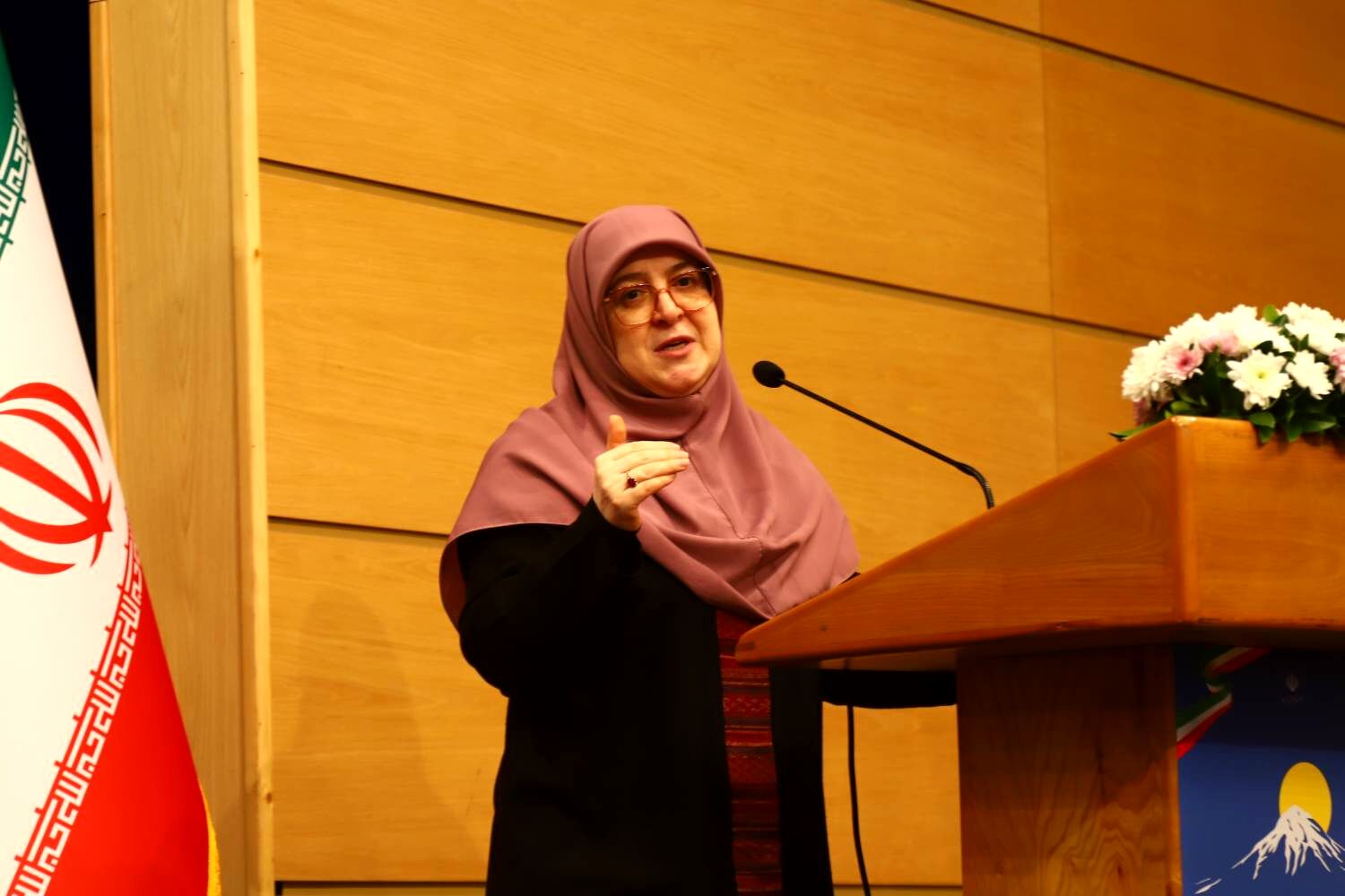 «ایرانی» ایرانیست، در هر کجای دنیا که باشد دل در گرو این آب و خاک دارد