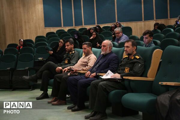نشست خبری تشریح برنامه های سپاه و بسیج قم در هفته دفاع مقدس