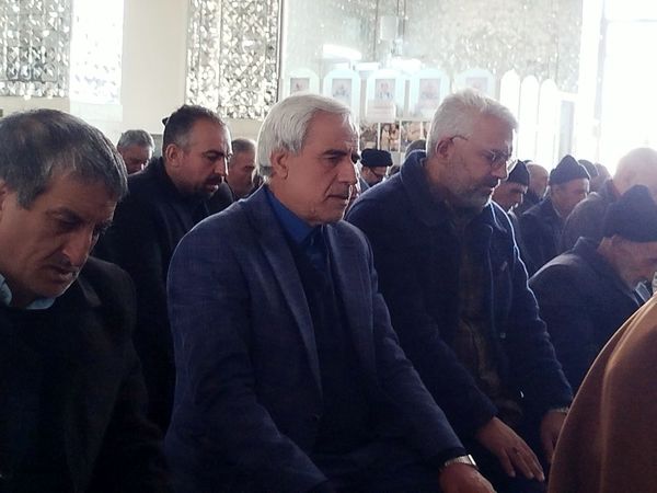 نماز جمعه شهرستان کاشمر با حضور پر رنگ مردم ترشیز کهن برگزار شد 