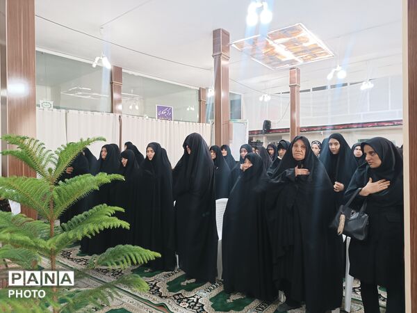 حضور دانش‌آموزان پیشتاز در مراسم ختم سرداران سرافراز شهرستان فارسان در میلاد امام رضا (ع)