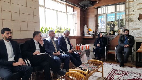 بازدید معاون فرهنگی پرورشی خراسان رضوی از دبیرخانه جشنواره فرهنگی هنری فردا 