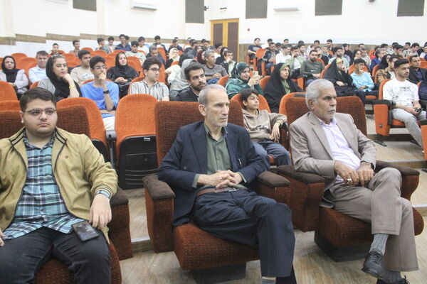 تجلیل از برگزیدگان دبیرستان شهید بهشتی شهرستان بوشهر (2)