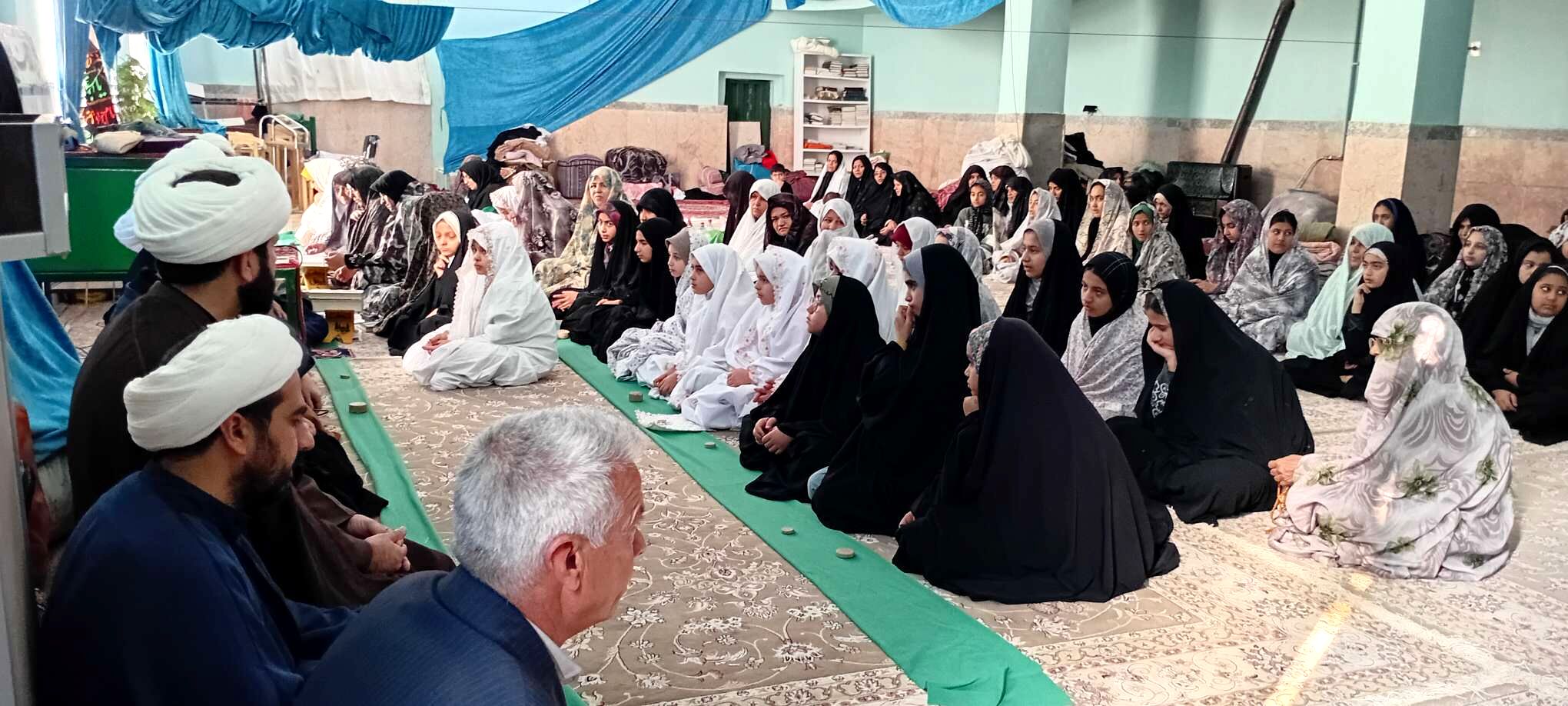 بازدید امام جمعه خلیل آباد از معتکفین مسجد جامع روستای نقاب