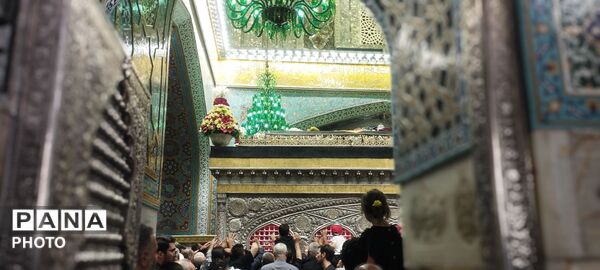 آماده سازی حرم مطهر امام رضا علیه‌السلام برای تشییع رهبر شهید