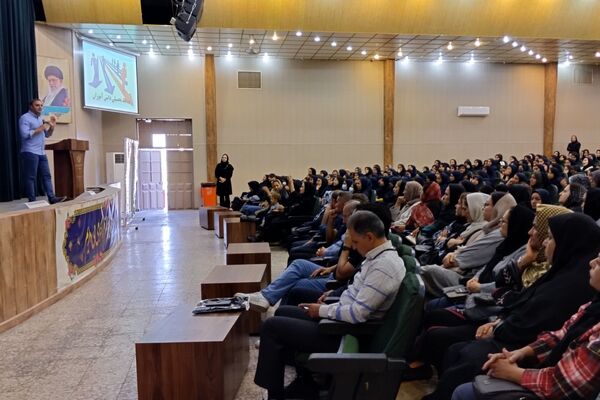 اولین جلسه هدایت تحصیلی دبیرستان پویش ناحیه ۳شیراز 