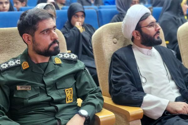 آیین تجلیل از برگزیدگان مسابقات قرآن و عترت بسیج قرچک