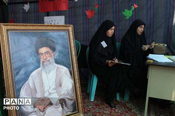 موکب های شهرستان فاروج در حال خدمت رسانی به زائران به رهبر انقلاب 